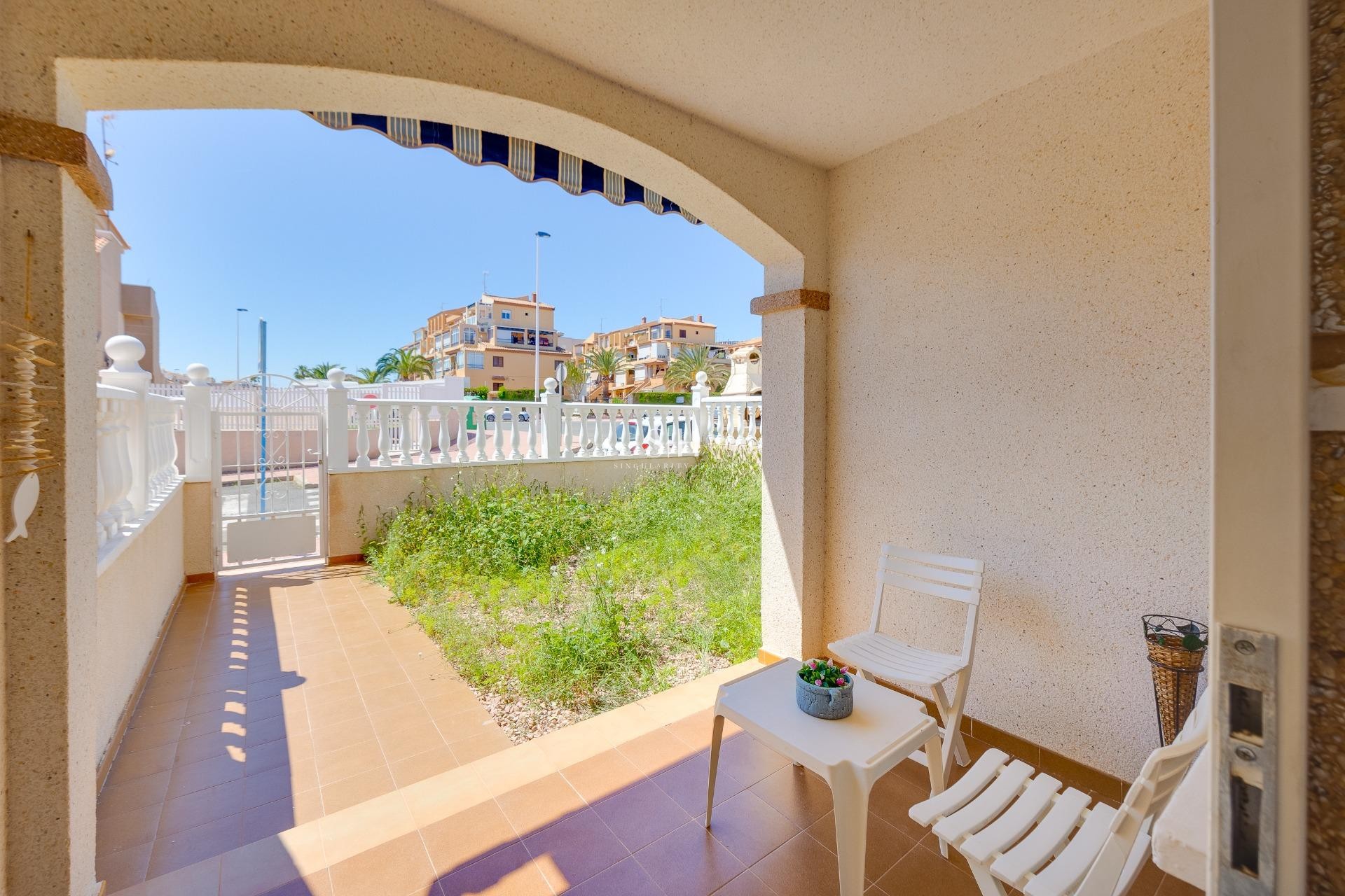 Resale - Bungalow - Torrevieja - Aguas nuevas 1