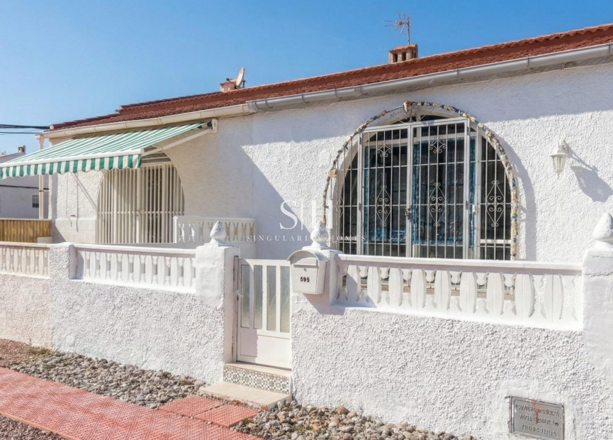 Resale - Bungalow - Torrevieja - La Siesta - El Salado - Torreta
