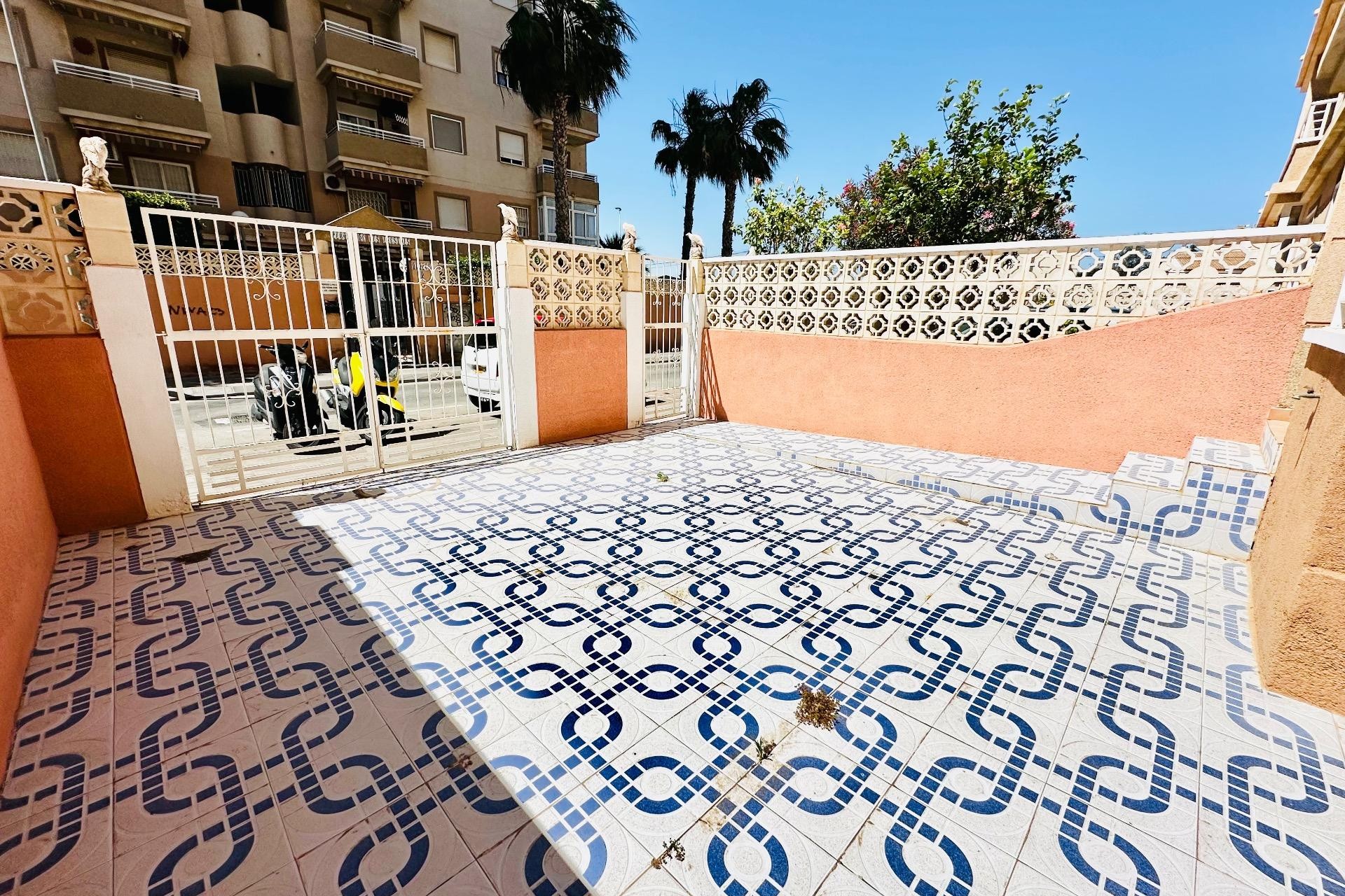 Resale - Bungalow - Torrevieja - Playa de los Locos