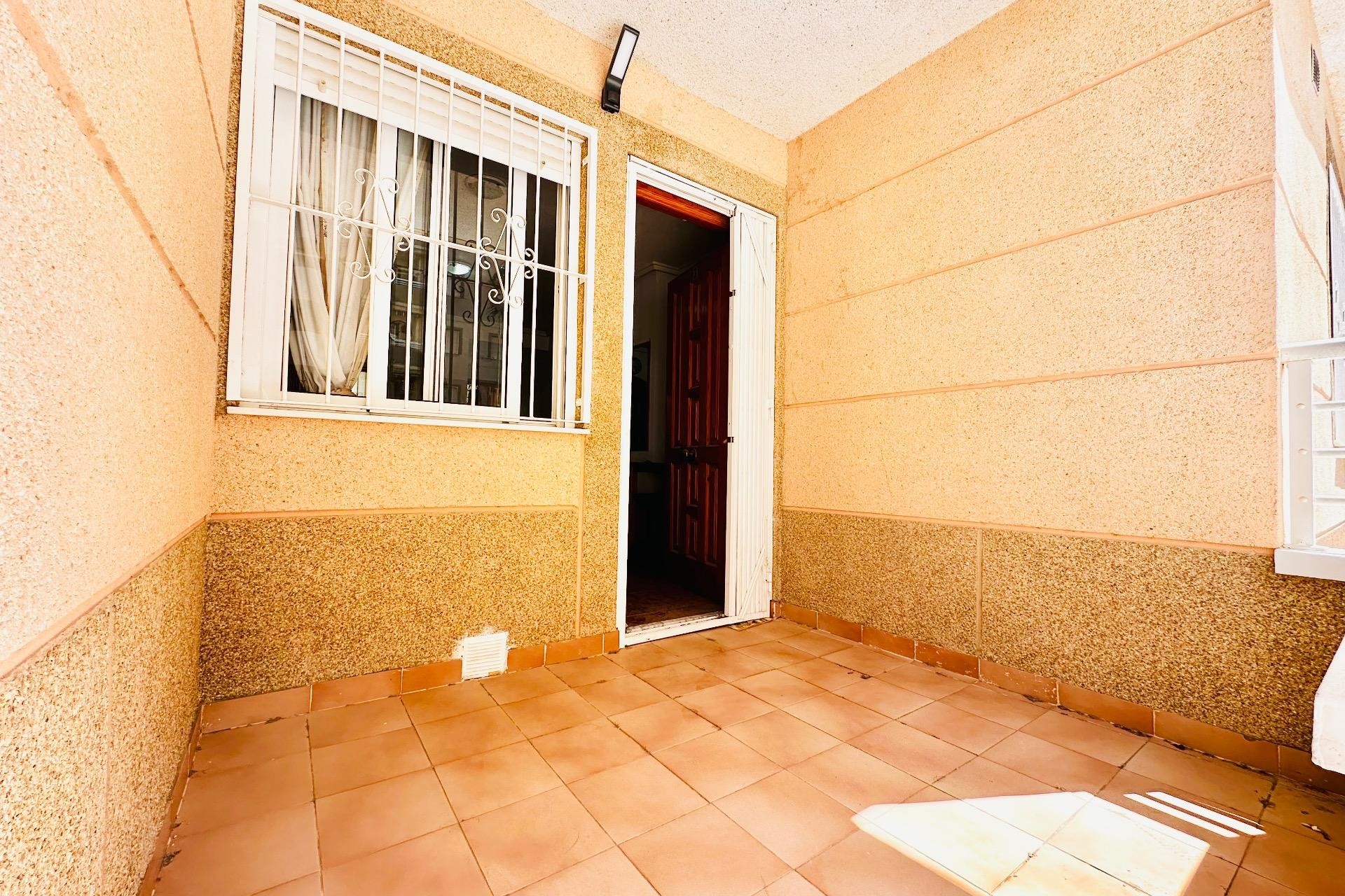 Resale - Bungalow - Torrevieja - Playa de los Locos