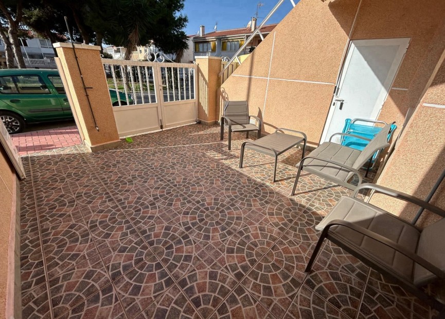 Resale - Bungalow - Torrevieja - Playa De Los Naufragos