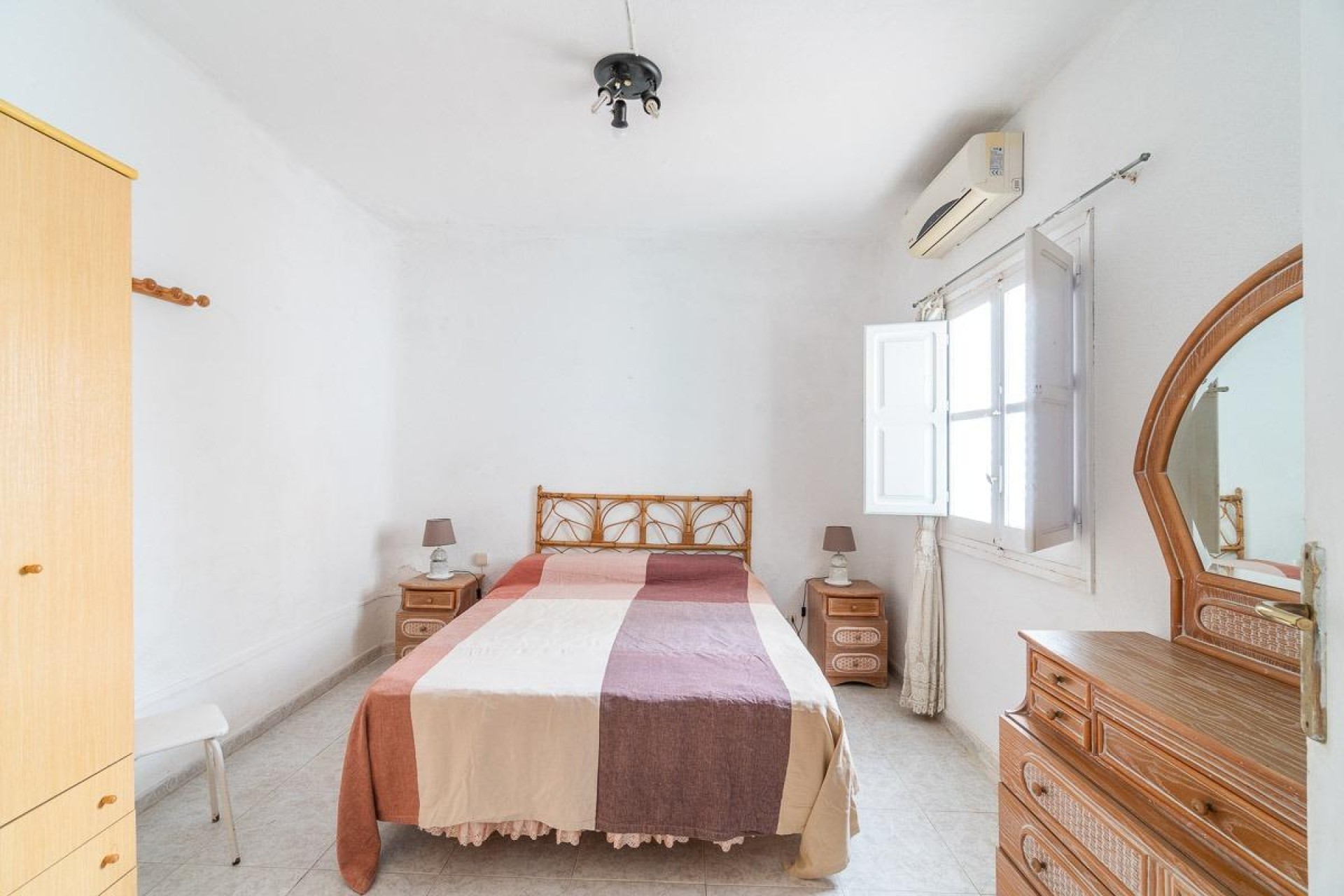 Resale - Bungalow - Torrevieja - Playa De Los Naufragos