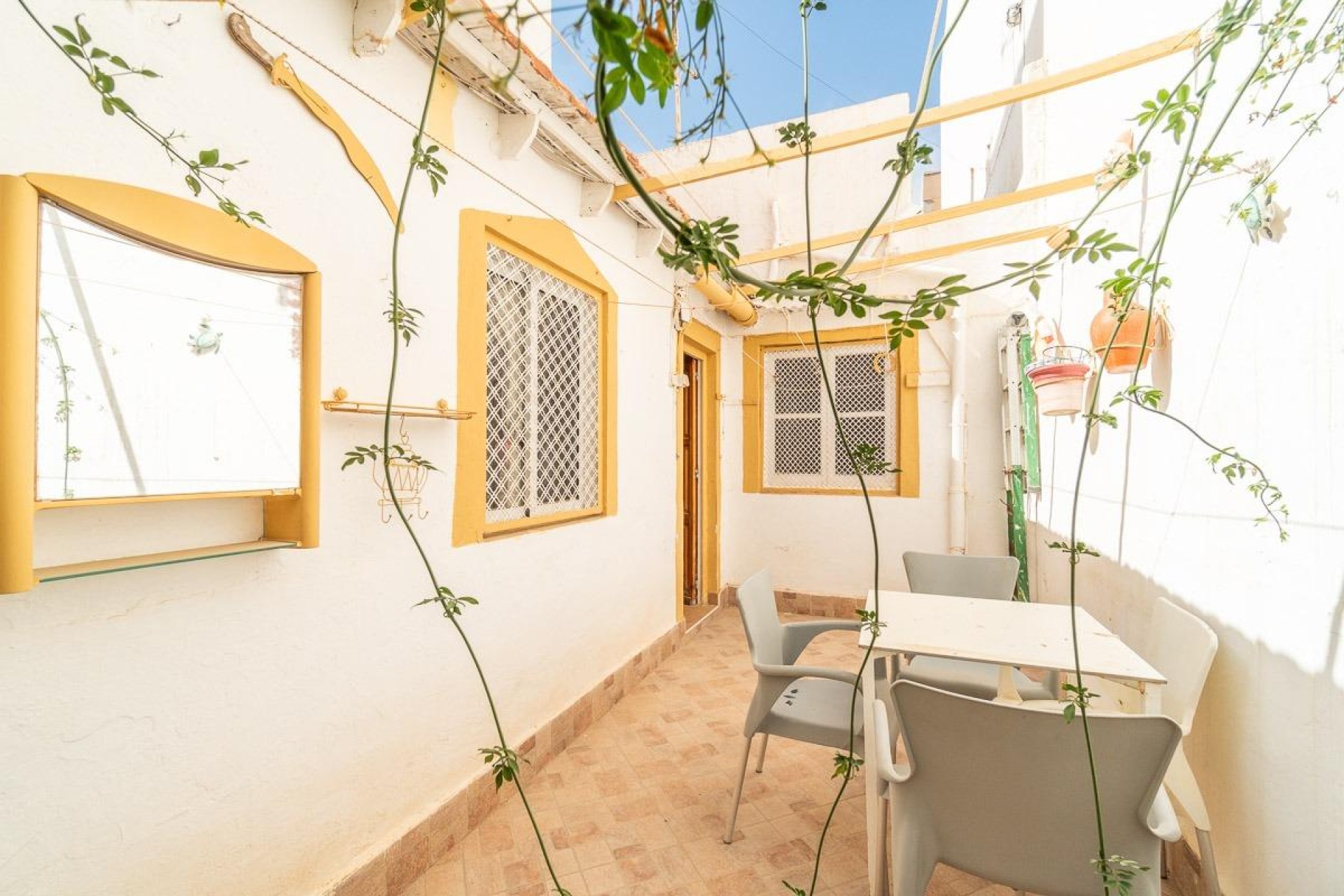 Resale - Bungalow - Torrevieja - Playa De Los Naufragos