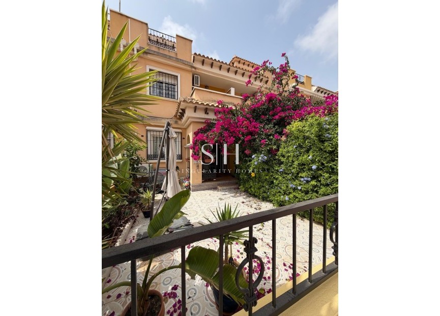 Resale - Bungalow - Torrevieja - Zona Los Frutales