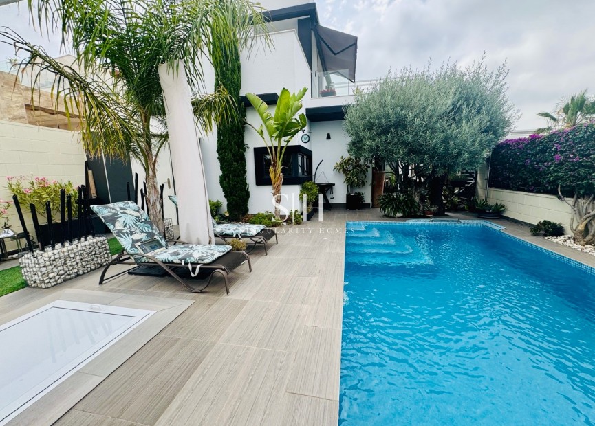 Resale - House - Ciudad Quesada