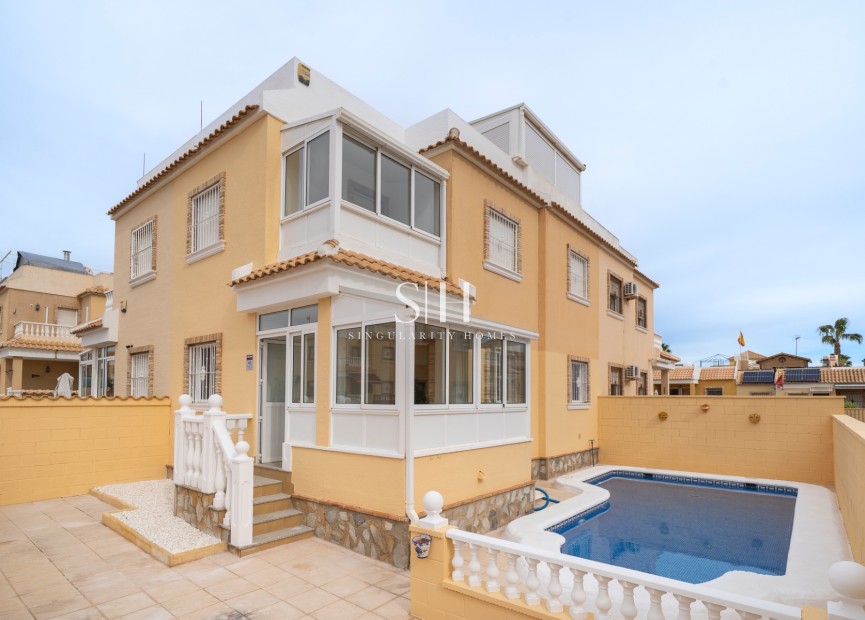 Resale - House - Ciudad Quesada
