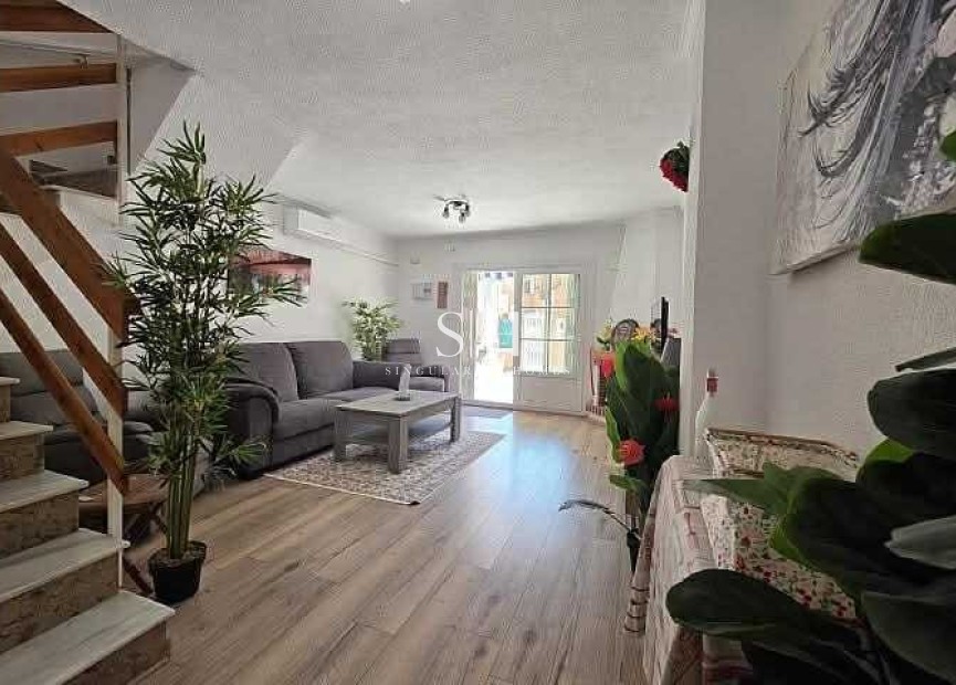 Resale - House - La Rosaleda - Inland