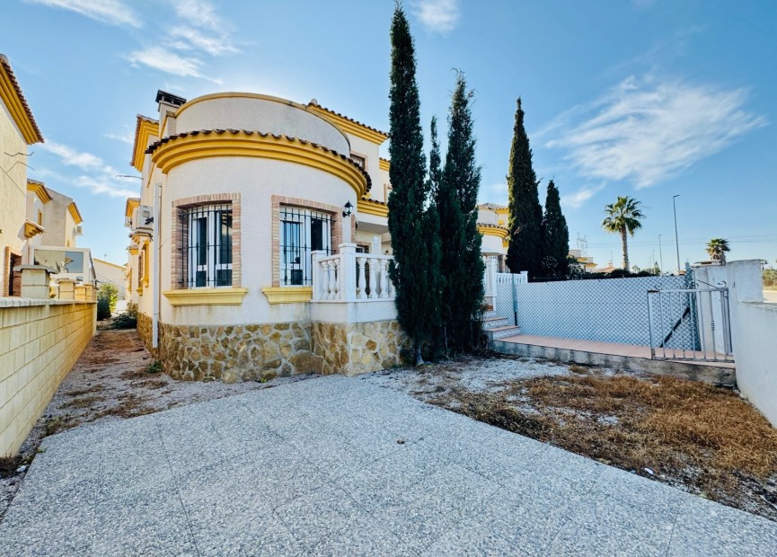 Resale - House - Los Montesinos - La Herrada