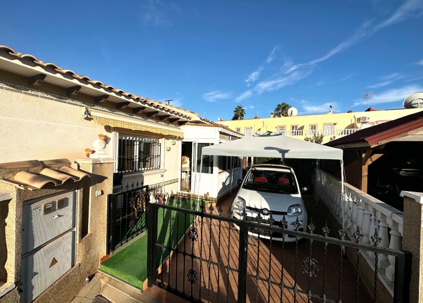 Resale - House - Orihuela Costa - Campoamor