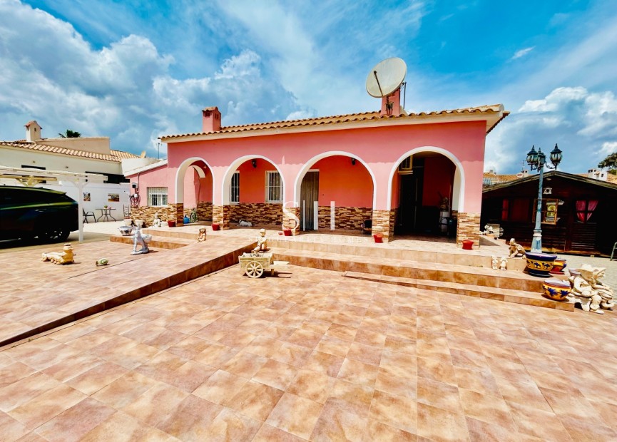 Resale - House - Orihuela Costa - La Regia