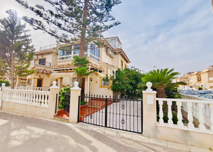 Resale - House - Orihuela Costa - La Regia