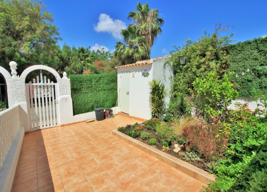 Resale - House - Orihuela Costa - La Zenia