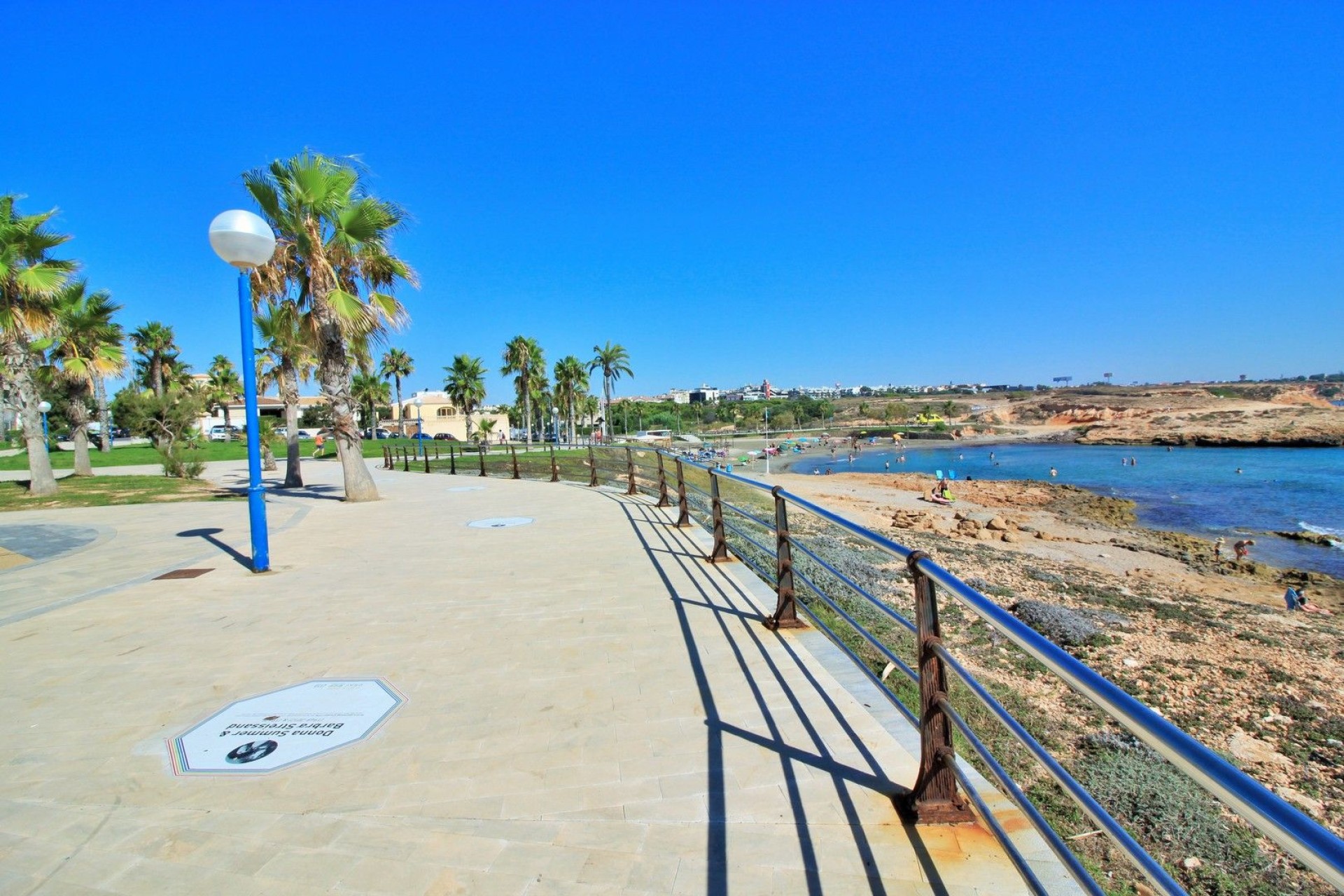 Resale - House - Orihuela Costa - La Zenia