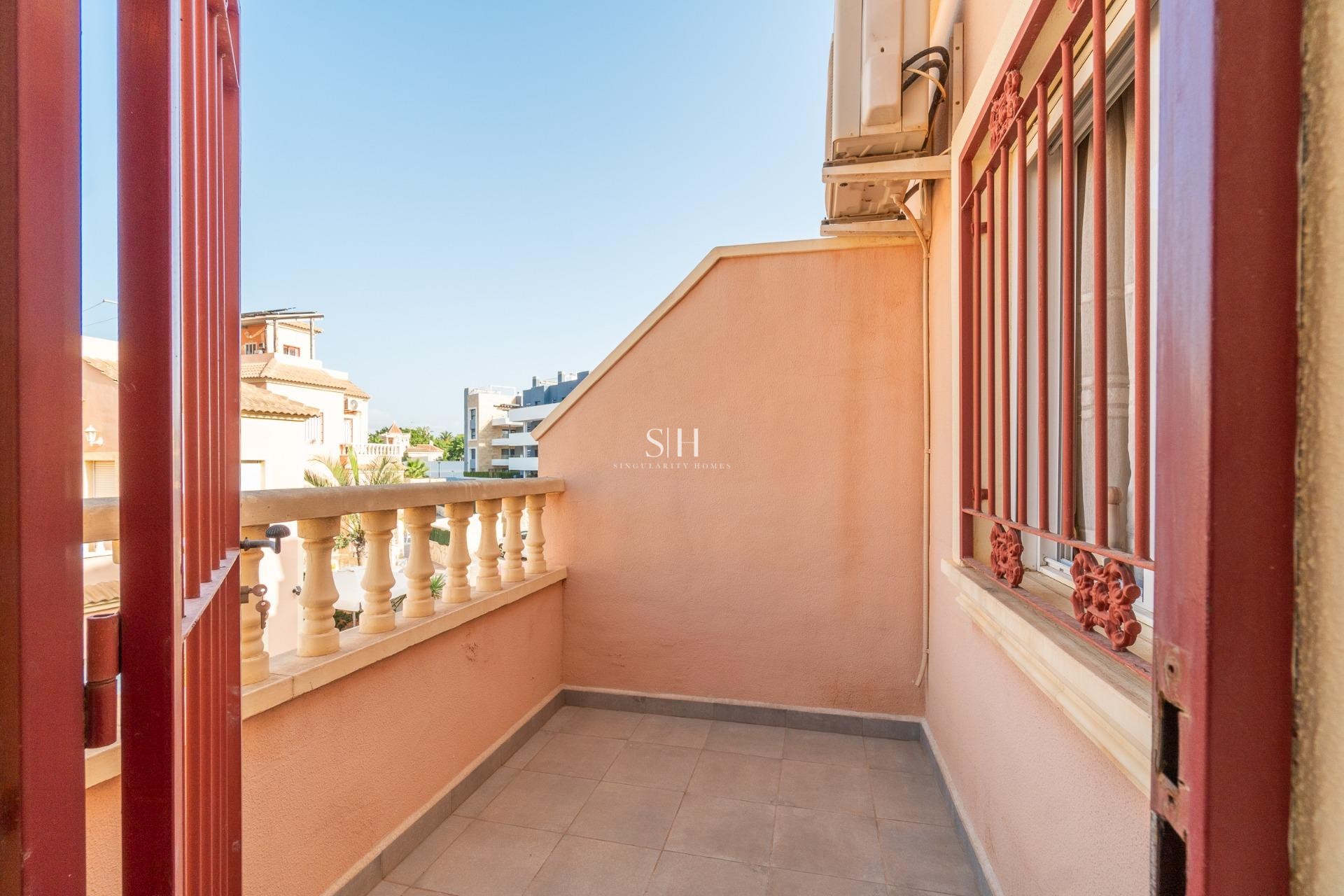 Resale - House - Orihuela Costa - La Zenia