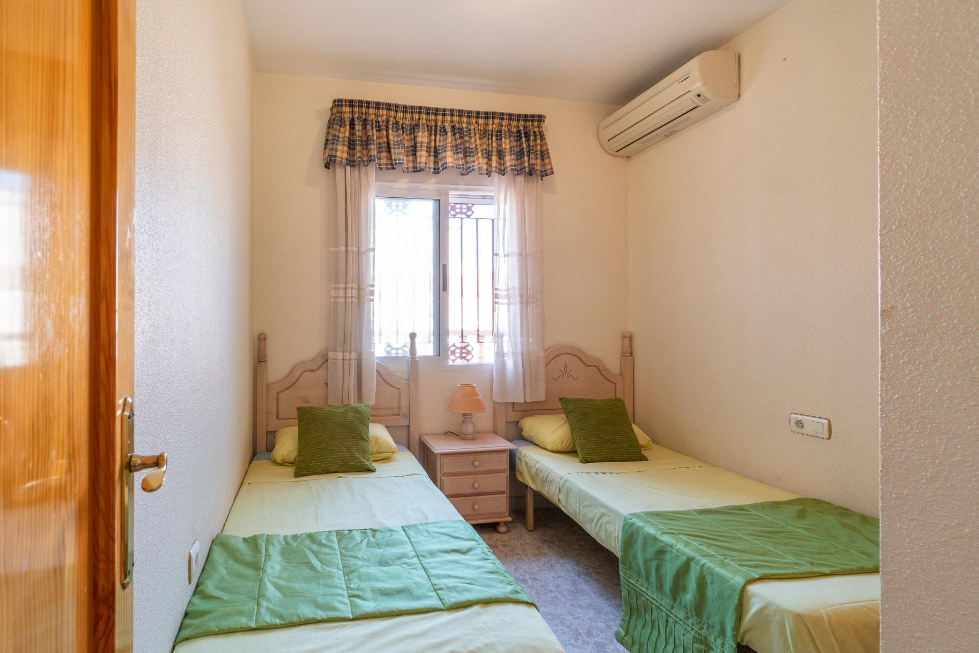 Resale - House - Orihuela Costa - La Zenia