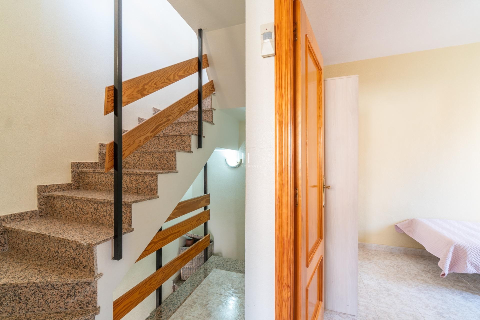 Resale - House - Orihuela Costa - La Zenia