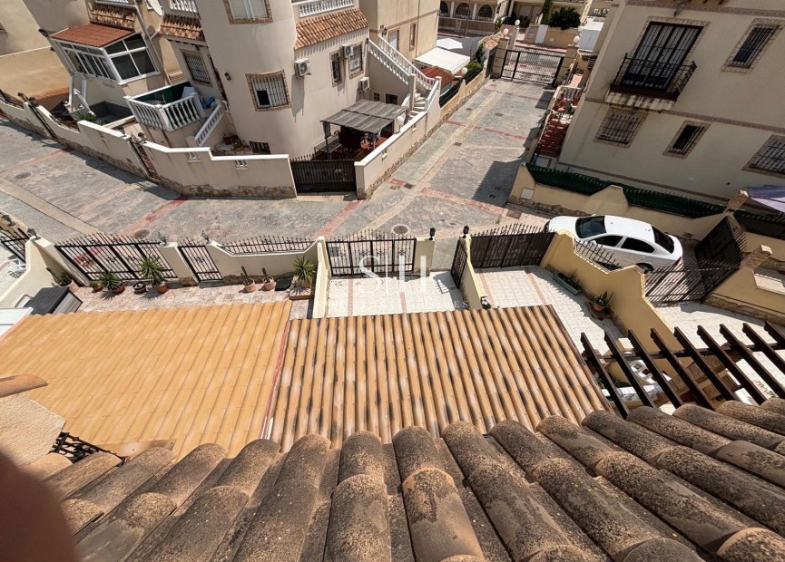 Resale - House - Orihuela Costa - Los Almendros-la Florida