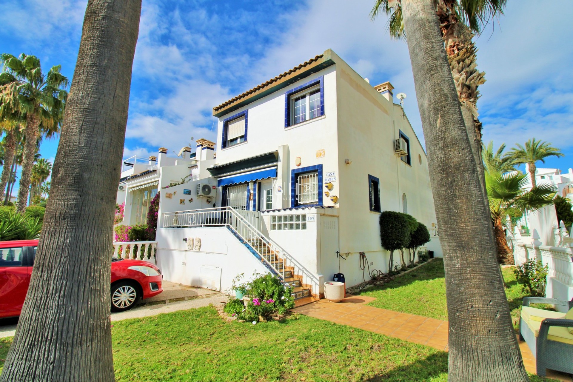 Resale - House - Orihuela Costa - Los Dolses