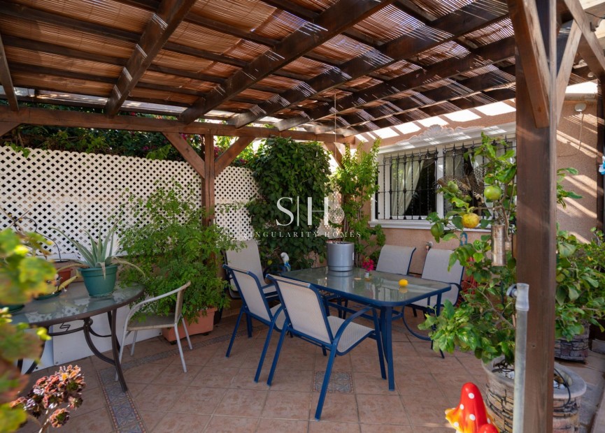 Resale - House - Orihuela Costa - Los Dolses