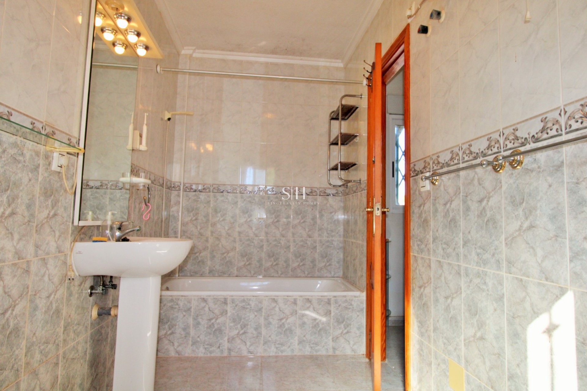 Resale - House - Orihuela Costa - Villamartin