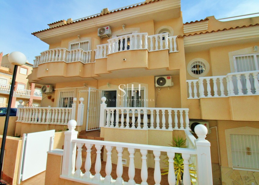 Resale - House - Orihuela Costa - Villamartin