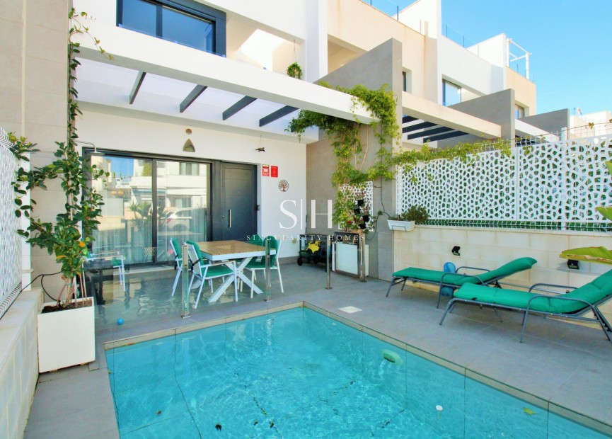 Resale - House - Orihuela Costa - Villamartin