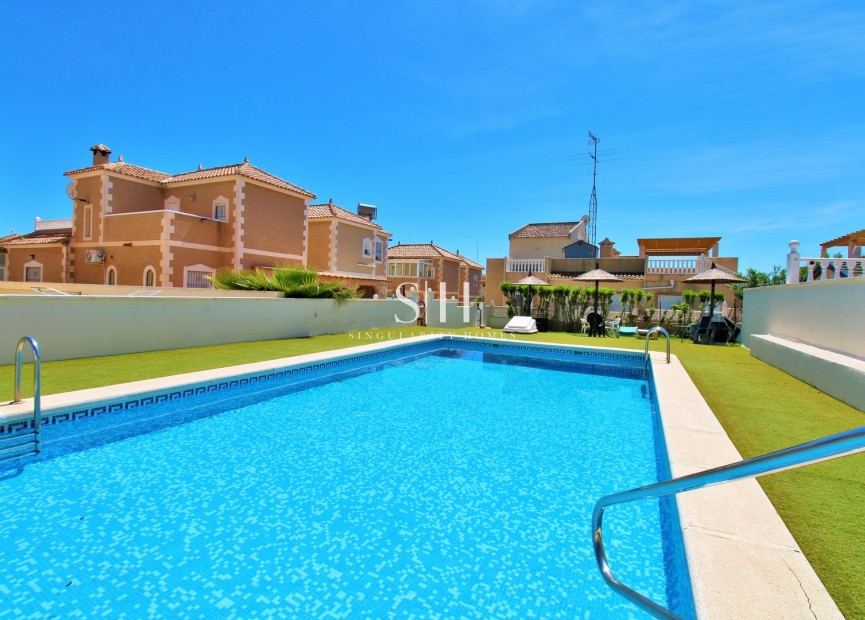Resale - House - Orihuela Costa - Villamartin