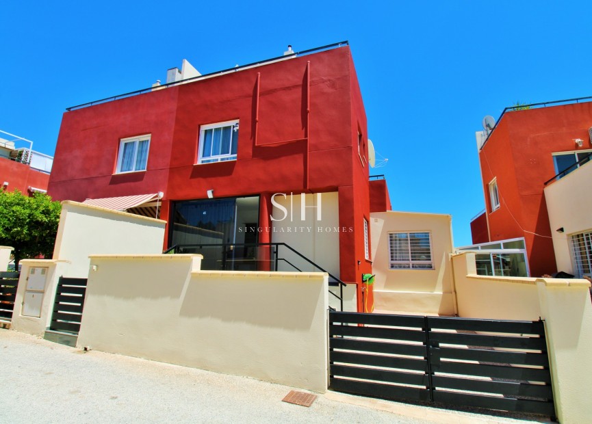 Resale - House - Orihuela Costa - Villamartin