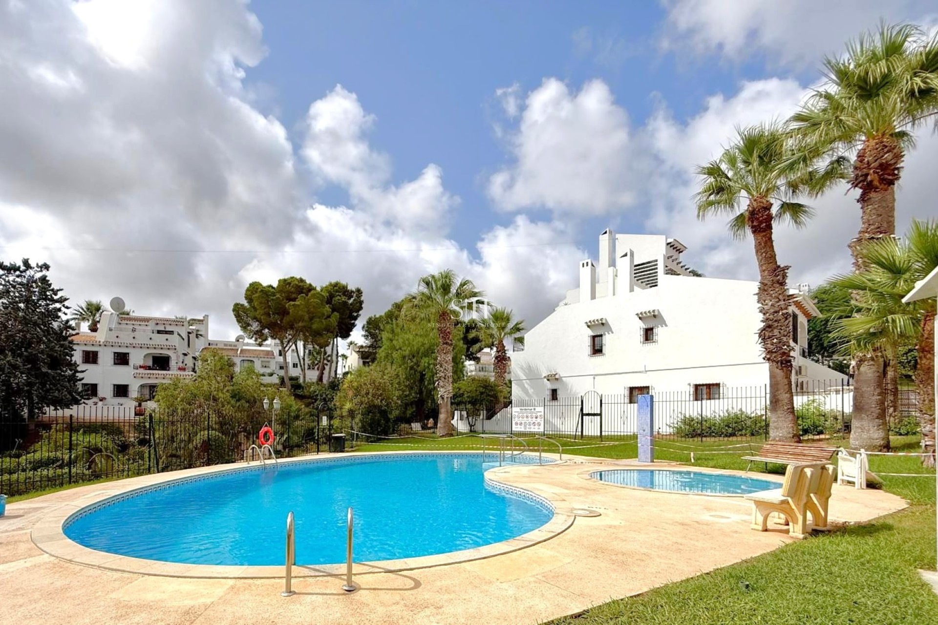 Resale - House - Orihuela Costa - Villamartín
