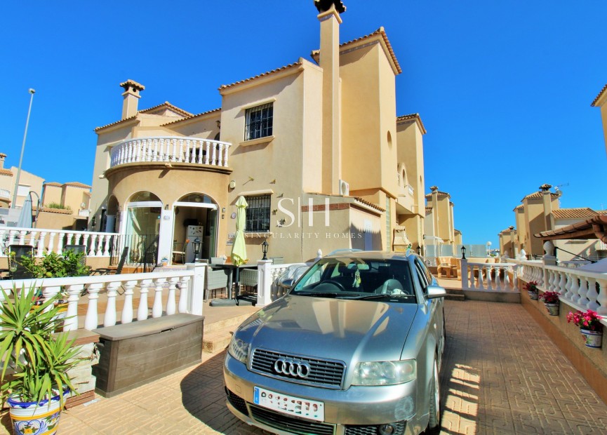 Resale - House - Orihuela Costa - Villamartin