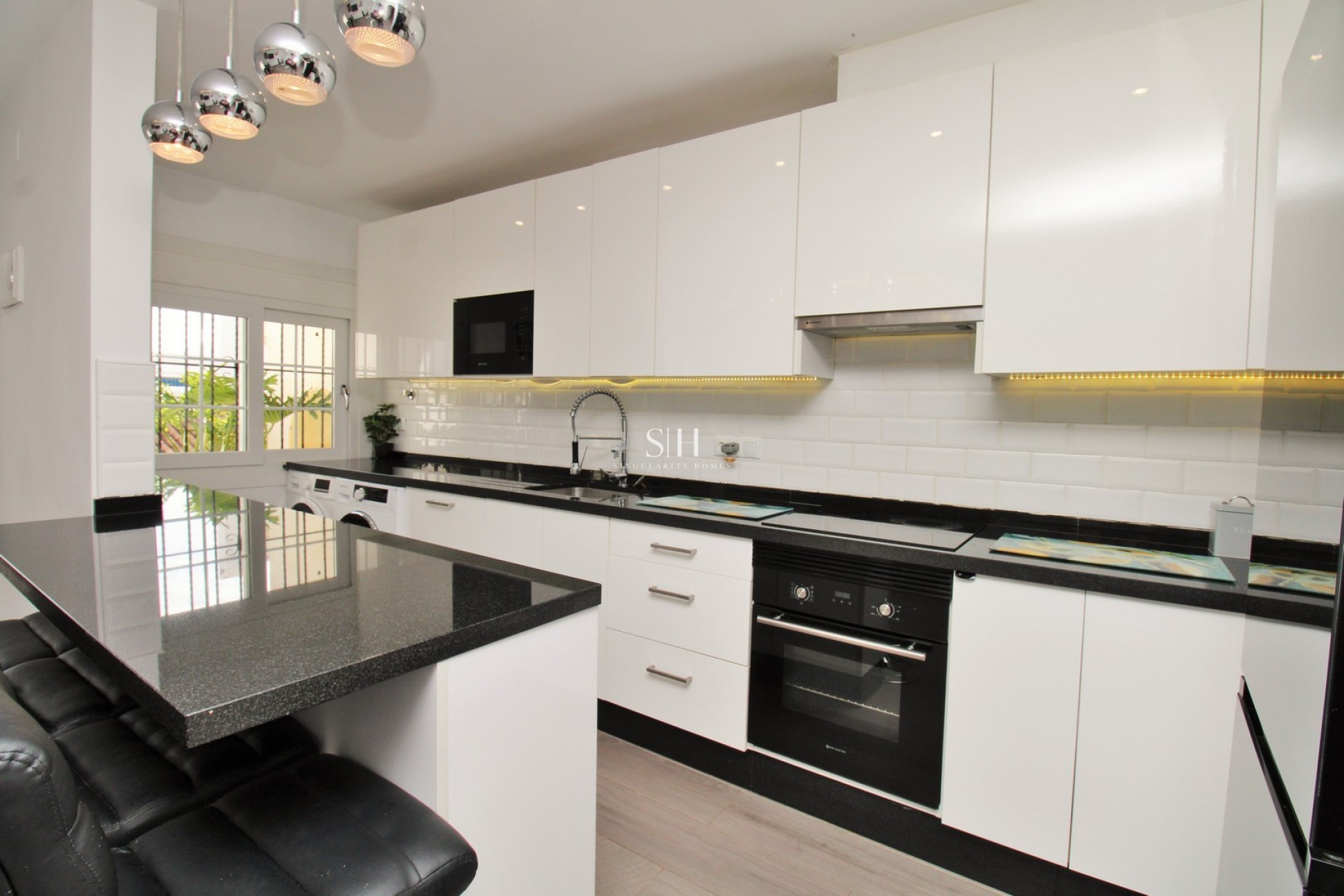 Resale - House - Orihuela Costa - Villamartin