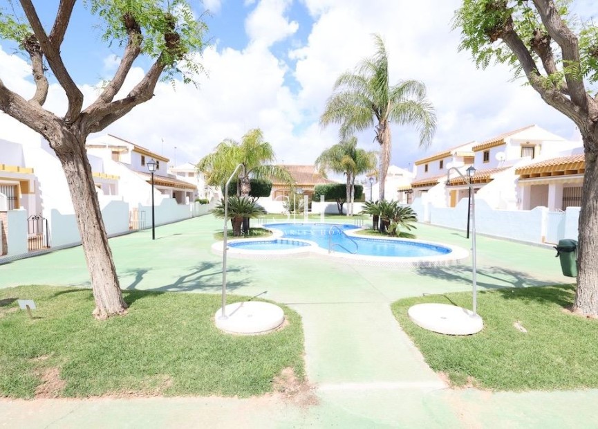 Resale - House - Pilar de la Horadada - Costa Blanca