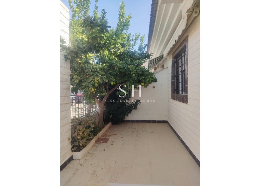 Resale - House - Pilar de la Horadada - La Torre de la Horadada