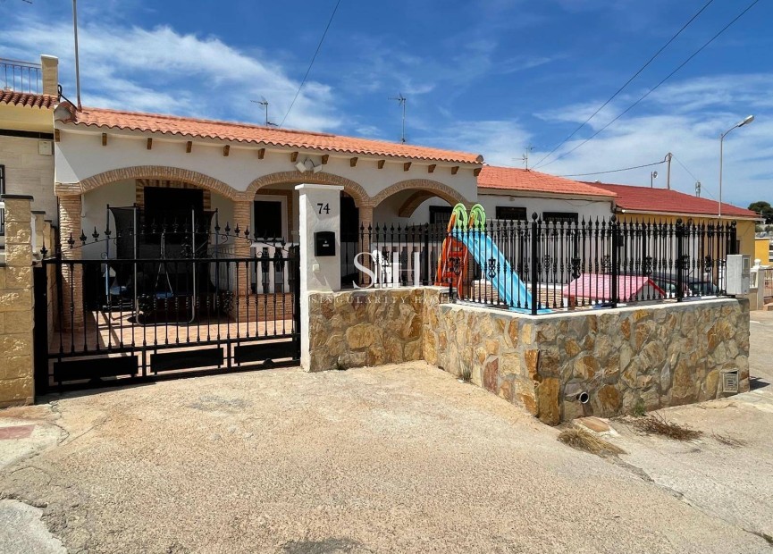 Resale - House - Pilar de la Horadada - Zona Pueblo