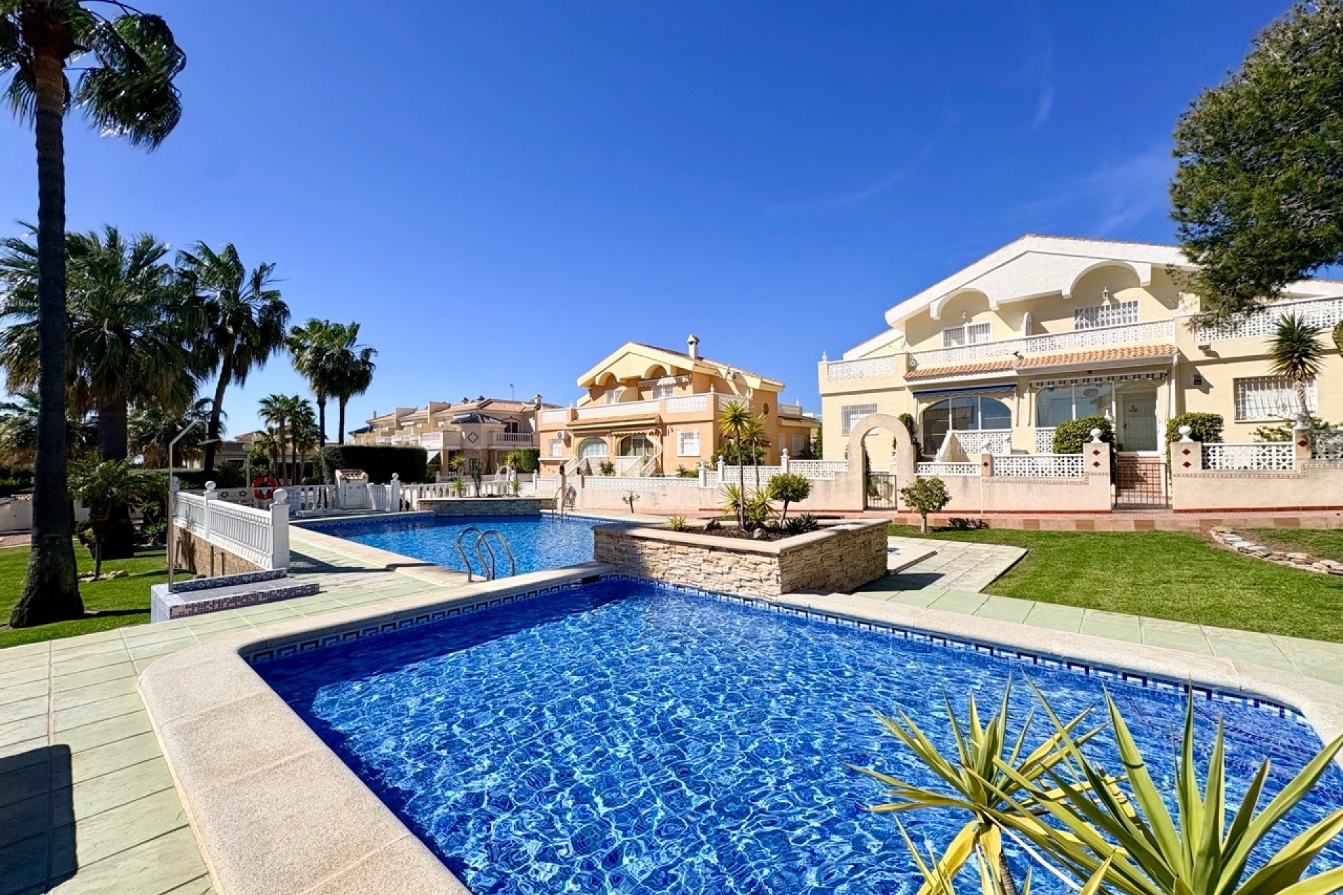 Resale - House - Rojales - Inland