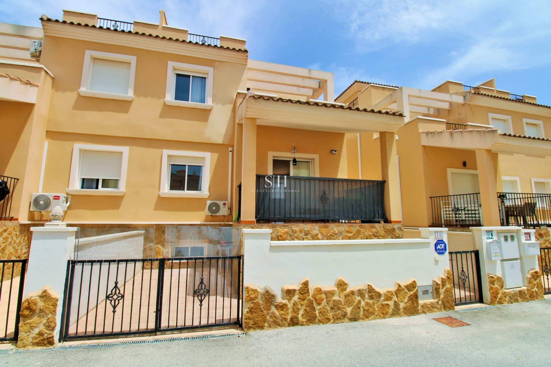 Resale - House - San Miguel de Salinas