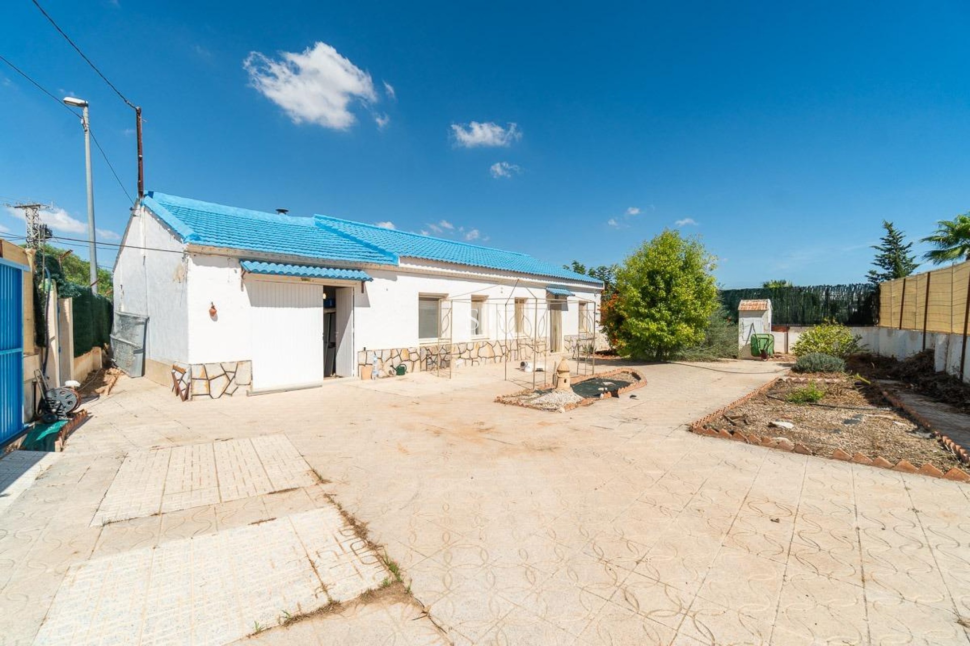 Resale - House - Torre - Pacheco - Roldán