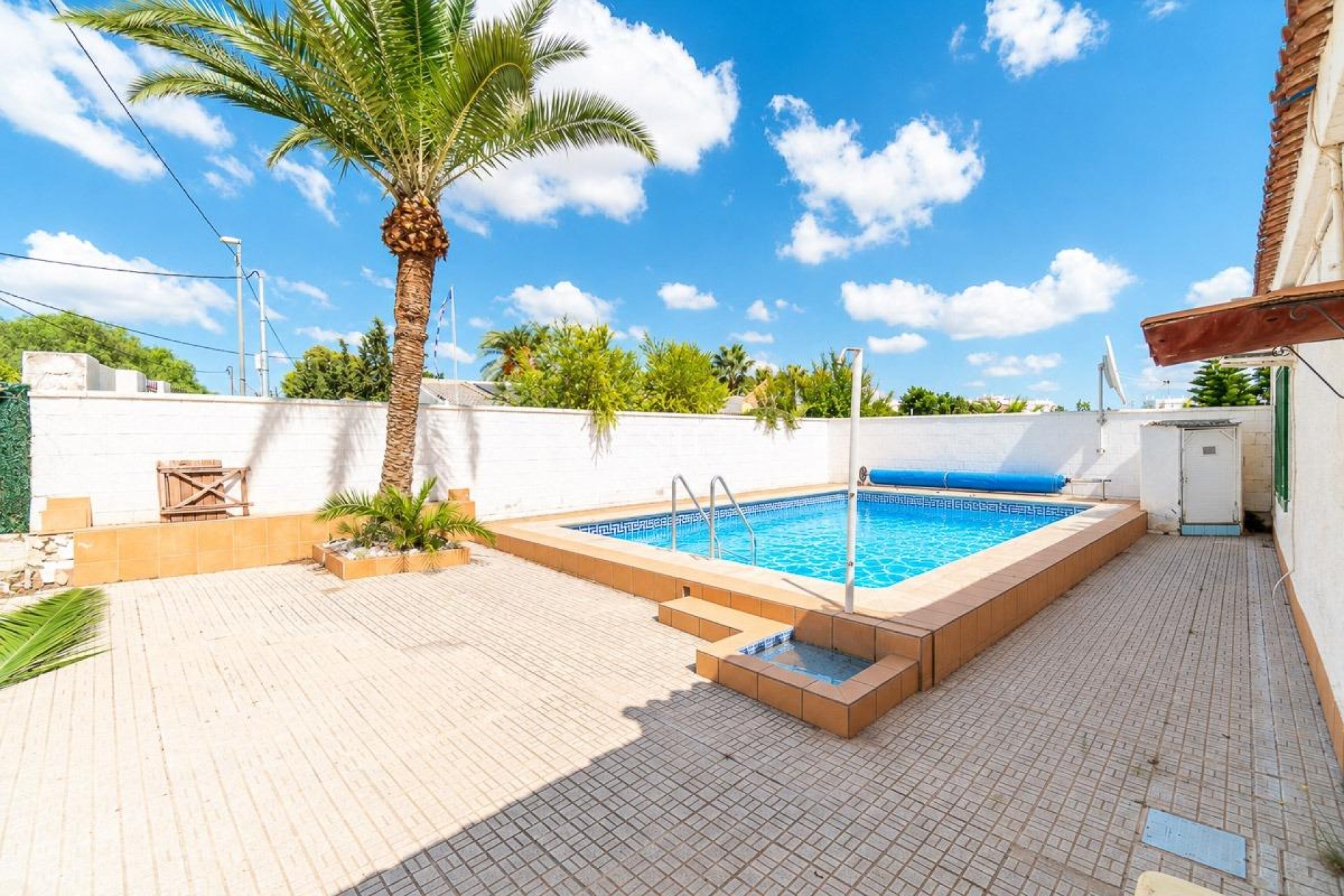 Resale - House - Torre - Pacheco - Roldán