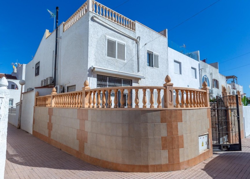 Resale - House - Torrevieja - Calas Blanca