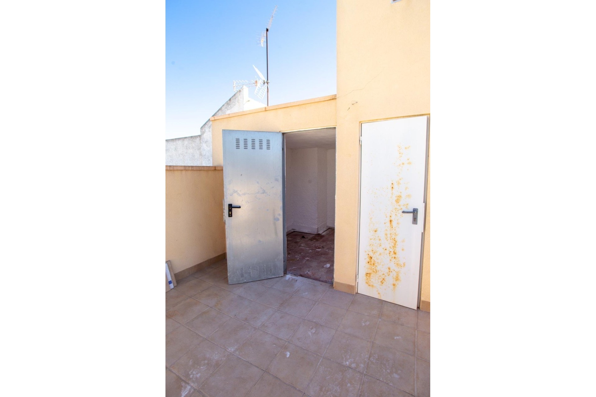 Resale - House - Torrevieja - Calas Blanca