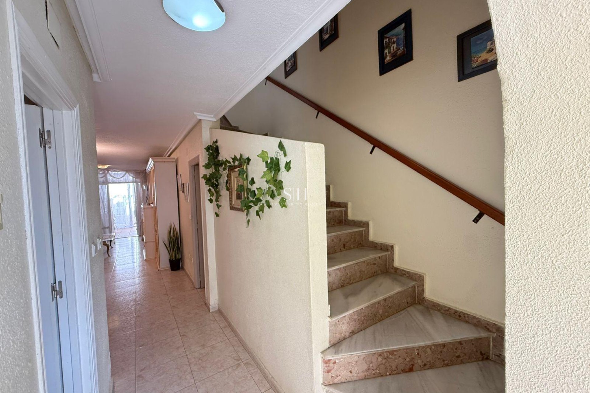 Resale - House - Torrevieja - Calas Blanca