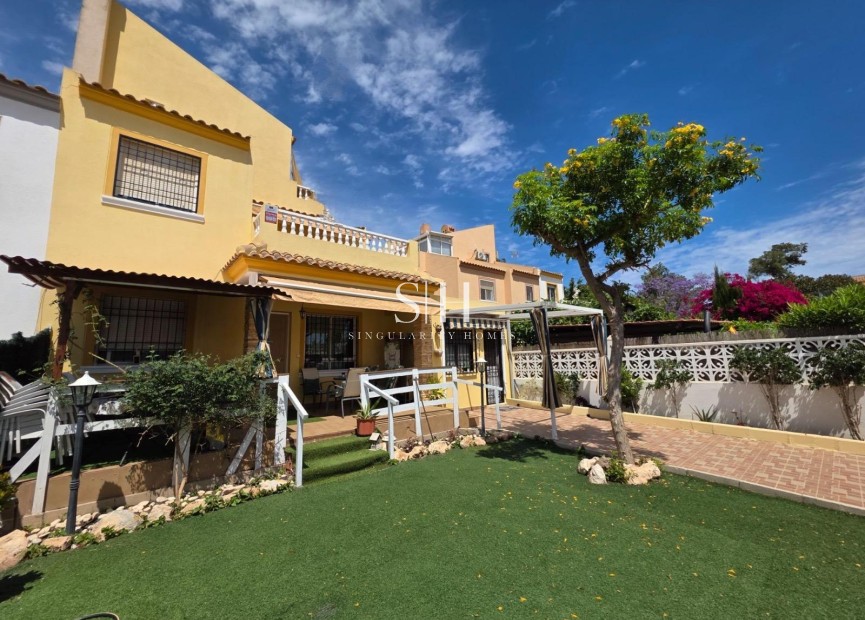 Resale - House - Torrevieja - Calas Blanca