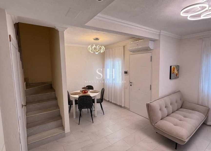 Resale - House - Torrevieja - Calas Blanca