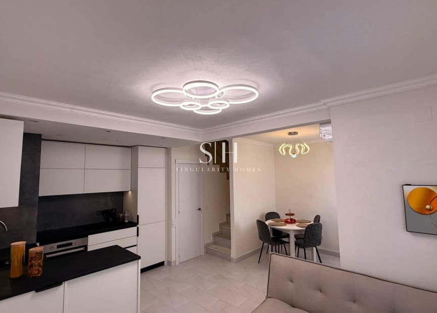 Resale - House - Torrevieja - Calas Blanca