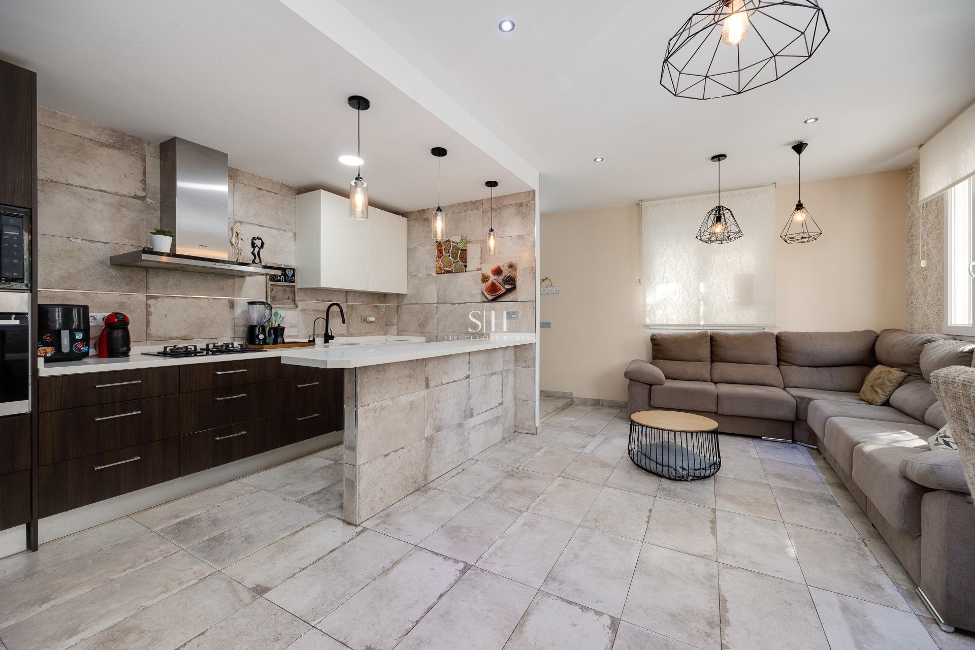 Resale - House - Torrevieja - Centro