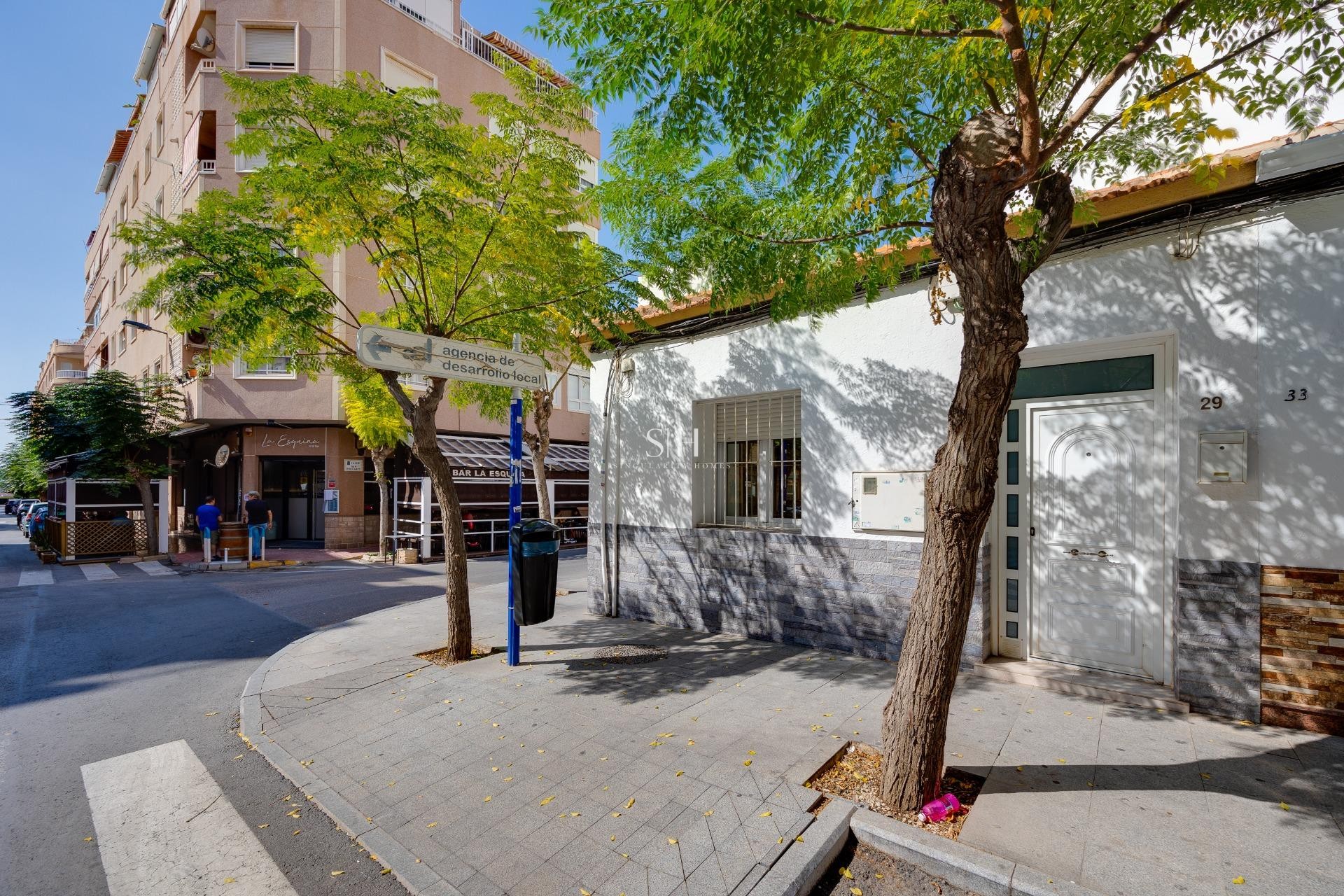 Resale - House - Torrevieja - Centro