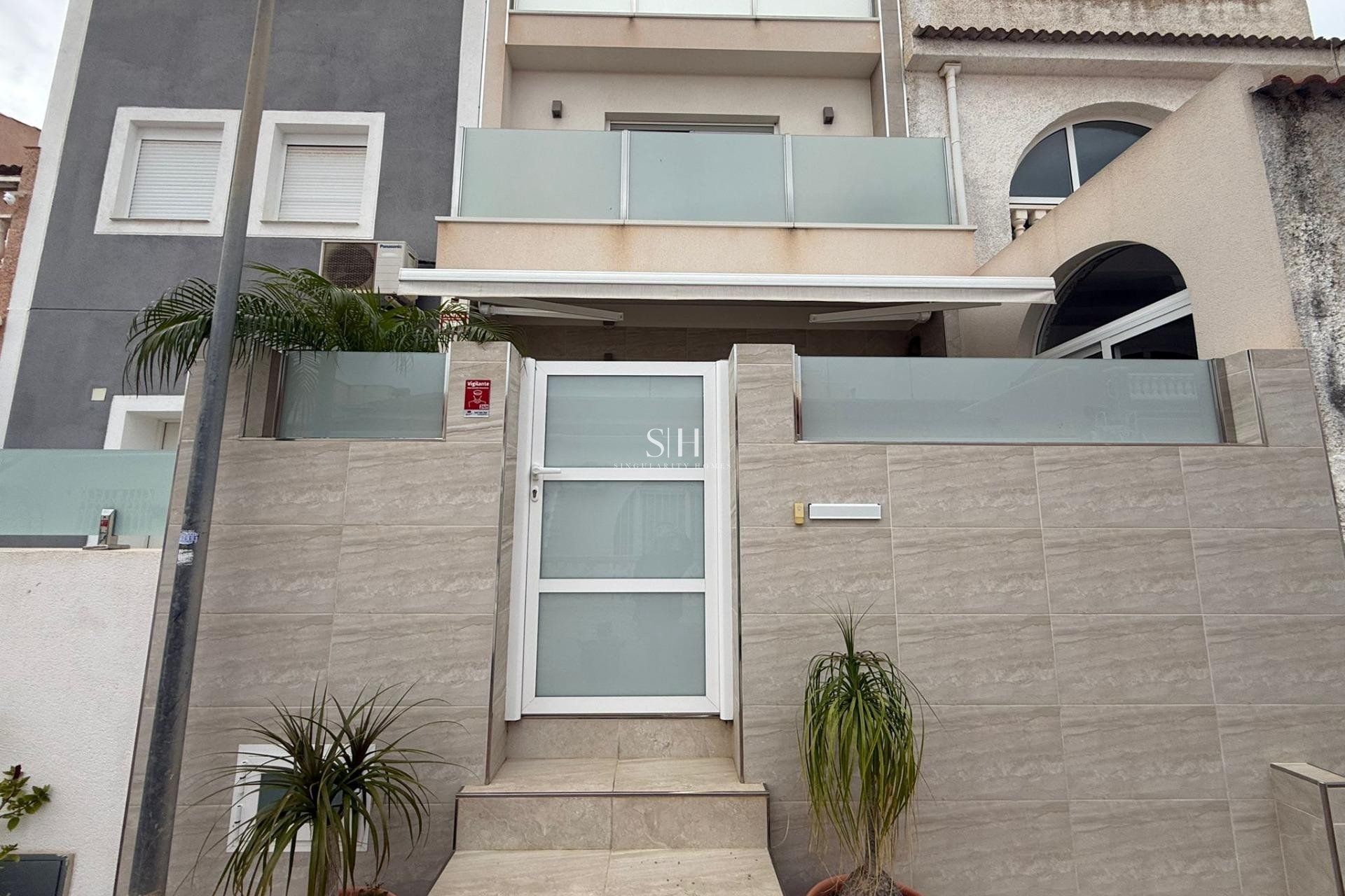 Resale - House - Torrevieja - El Chaparral