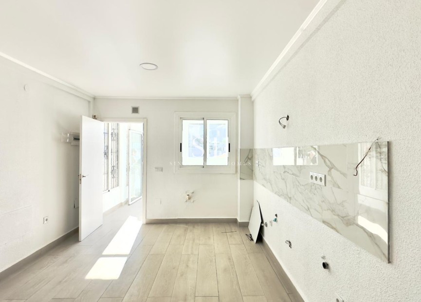 Resale - House - Torrevieja - La Mata