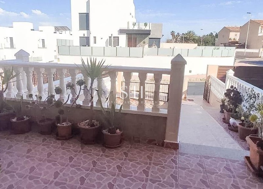 Resale - House - Torrevieja - Los altos