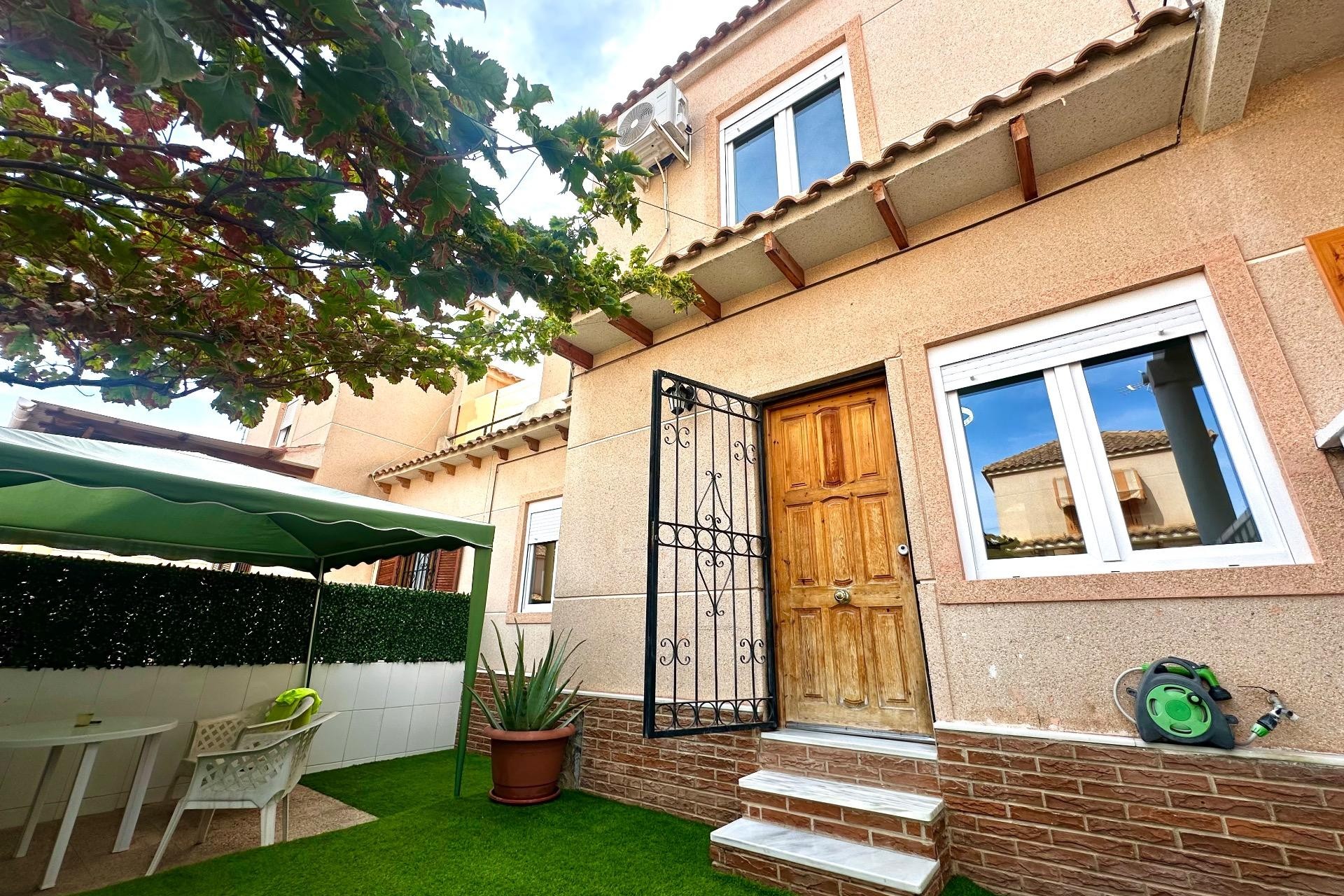 Resale - House - Torrevieja - Los altos